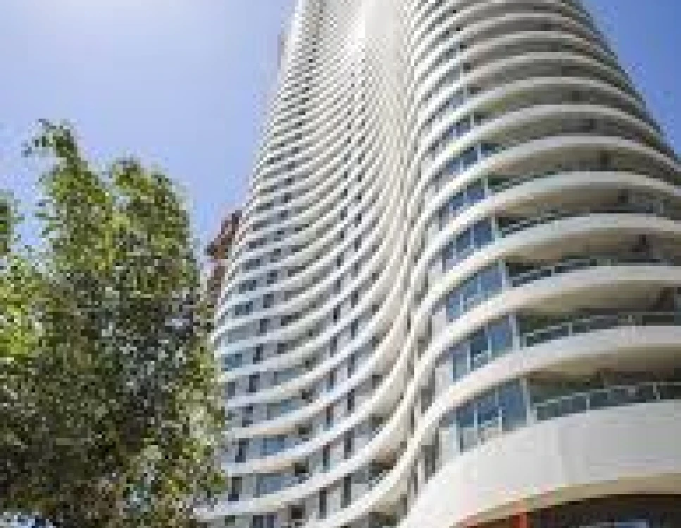 מלמטה - גינדי TLV – מגדלי התלתן