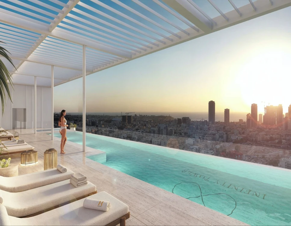 בריכה במרפסת במגדל יוקרה