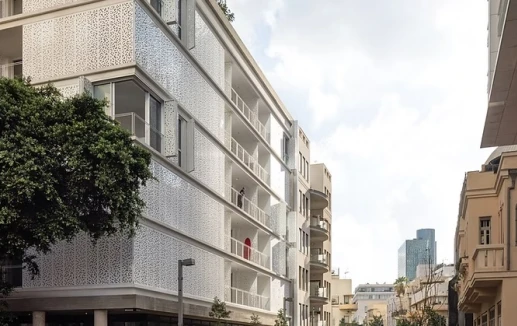 מבט צידי, אחד העם 13, קנדה ישראל