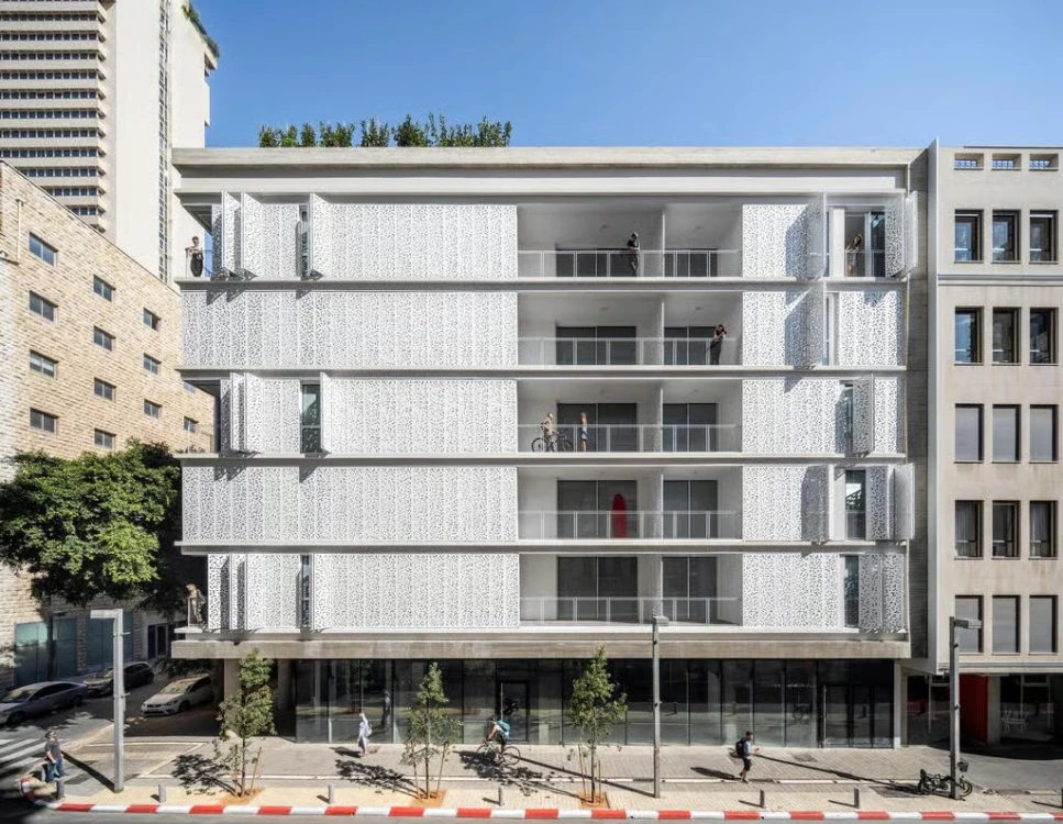 עוד מבט מהחזית, אחד העם 13, קנדה ישראל